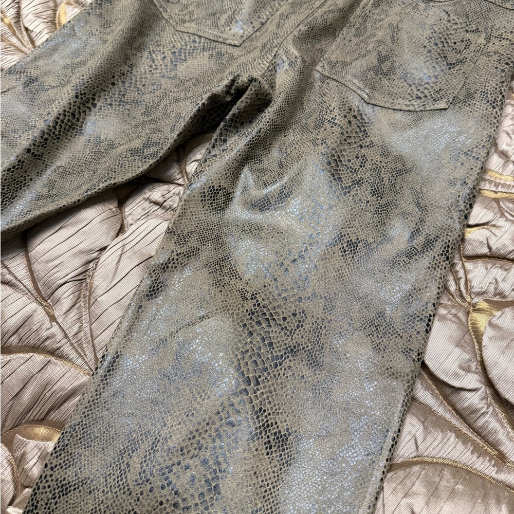 Pants - Picture 5 of 12